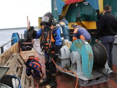 Водолазы ищут рыбака из перевернувшейся лодки в Олекминском районе