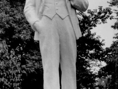 Памятник В.И. Ленину