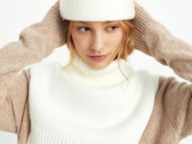 Шапка из шерсти и мохера