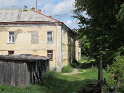 Образец жилой и хозяйственной застройки набережной