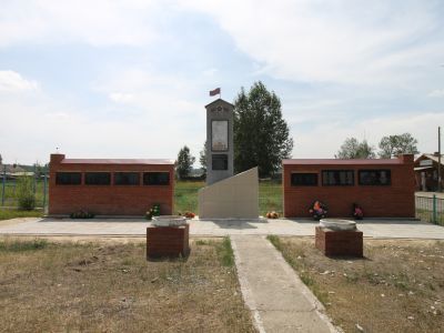 Памятник воинам-землякам, погибшим на фронтах Великой Отечественной войны