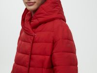 Утепленное полупальто с капюшоном