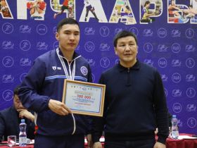 По сто тысяч рублей вручили чемпионам России по мас-рестлингу