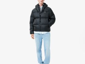 Мужской короткий влагоотталкивающий и ветроустойчивый пуховик Lacoste с капюшоном