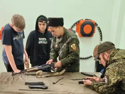 Ветераны СВО из Нерюнгри провели урок мужества и мастер-класс по тактической медицине для подростков