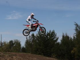 В Кысыл-Сыре прошли соревнования по мотокроссу