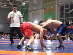 Ряд сенсаций преподнес турнир Иннокентия Халдеева по хапсагаю