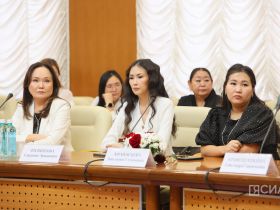 В Якутии вручили государственные награды многодетным матерям