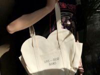 Сумка-сердце "Love and read"