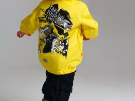 Куртка детская текстильная с полиуретановым покрытием для мальчиков (ветровка)