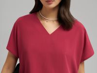 Свободная блузка с v-вырезом