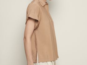 Блузка свободного кроя с коротким рукавом