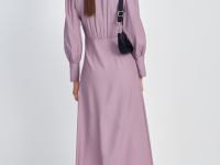 Платье приталенного силуэта