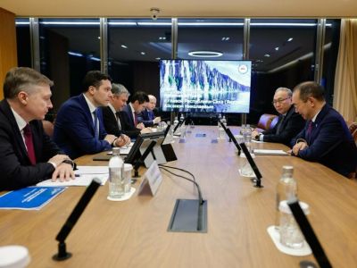 Глава Якутии встретился с министром промышленности России