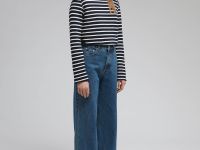 Широкие джинсы с высокой посадкой