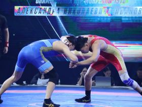 Якутские борцы стали победителями матчевой встречи к 75-летию Александра Иванова