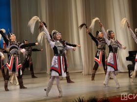 Торжественное собрание общественности ко Дню республики состоялось в Якутске