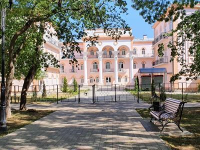 "Компанейская" или "Старо-Казенная" гостиница, первая крупная гостиница на курорте