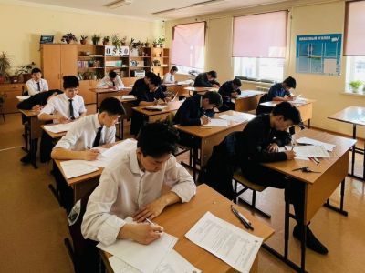 Определены победители олимпиады сети школ первого президента Якутии