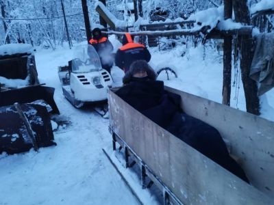 На Колыме спасатели помогли 89-летнему рыбаку с вывихом челюсти