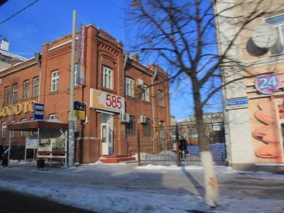 Дом, построенный в стиле чистого "модерна" в кирпиче