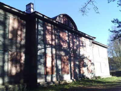 Здание, в котором в период  Великой Отечественной войны формировались партизанские отряды