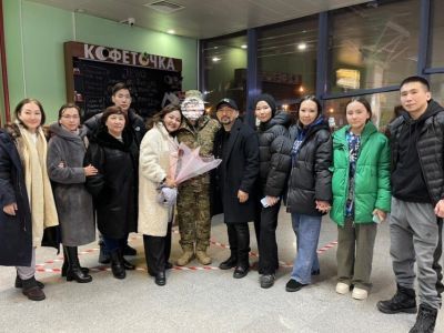 Сын звезд якутской эстрады Эрхана и Саниты Ай приехал в отпуск из зоны СВО