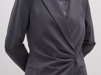 Жакет двубортный с v-образным вырезом