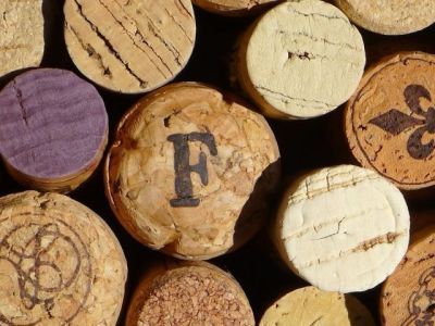 В России стали отказываться от крепкого алкоголя в пользу вина