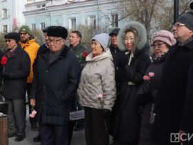 В Якутске почтили память Владимира Членова в день его 75-летия