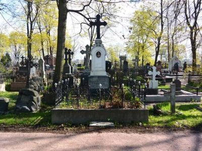 Могила Обухова П.М. (1820-1869), металлурга