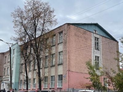Здание, где в 1931 году было открыто первое высшее учебное заведение г. Саранска – Мордовский агропединститут. В этом здании до Великой Октябрьской социалистической революции размещалось Саранское реальное училище, в котором в 1918-1919 гг. преподавал рус