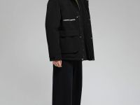 Утепленная куртка с капюшоном