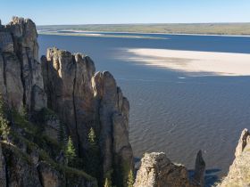 Сплав по реке Лена с посещением Ленских Столбов, тукуланов-песков Самыс Кумага и Кысыл Элэсин