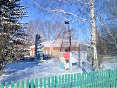 Памятник воинам-землякам, павшим в годы Великой Отечественной войны (1941-1945 гг.)