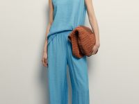 Широкие брюки на резинке