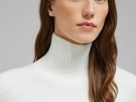 Свитер с шерстью