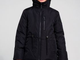 Куртка текстильная с полиуретановым покрытием для девочек