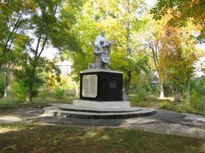 Обелиск рабочим цементного завода, погибшим в Великую Отечественную войну 1941-1945 гг.