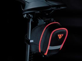 Подседельная сумка с подсветкой Topeak Aero Wedge iGlow TIG-AW01 (черный)