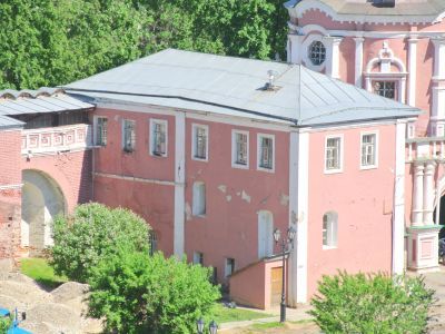 Пристройка к северным воротам