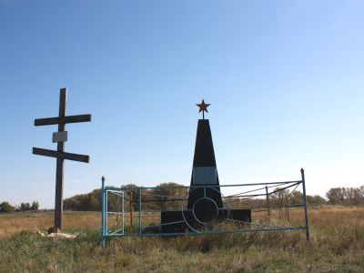 Братская могила партизан