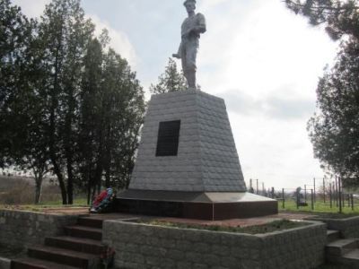 Братская могила воинов 30-й береговой батареи, 1941-1942 гг. Памятник над братской могилой, автор – ст. лейтенант М.С. Михайлов, 1956 г.