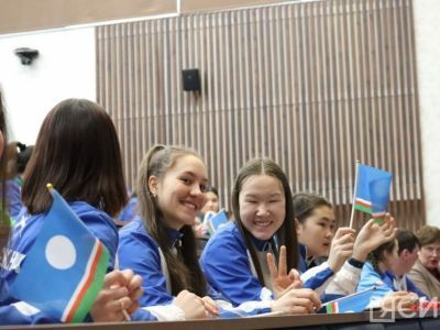 Леонид Спиридонов встретился со сборной Якутии на зимних играх "Дети Азии" в Кузбассе