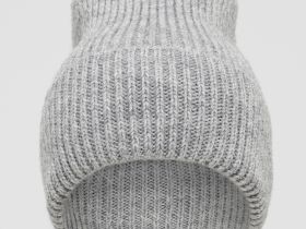 Шапка с добавлением шерсти из капсулы Карины Нигай