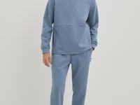 Худи прямого силуэта с капюшоном