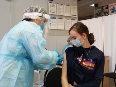 В России почти 50% всех студентов вузов уже вакцинированы против ковида