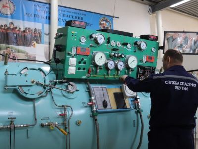 Водолазы Службы спасения Якутии показали тренировку в барокамере