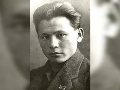 Глава Якутии поздравил со 125-летием Максима Аммосова