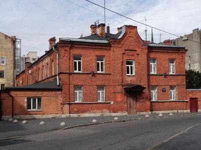 Флигель с пожарными мастерскими